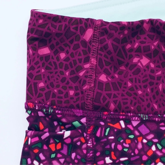 Lululemon Women’s Shorts Size 4 Speed Track Short Paradise Geo Print Plum - Picture 4 of 11